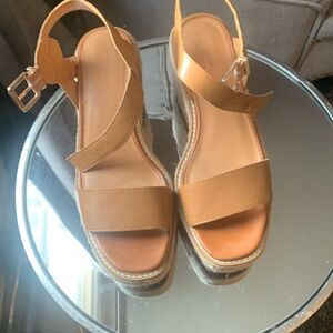 Crown Vintage Pleanne Wedge Platform Sandals Camel color Size 9